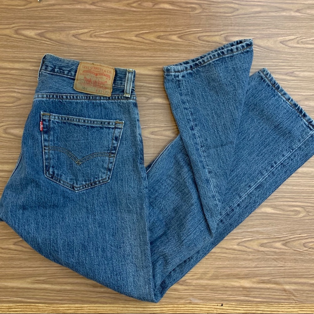 Y2K red tab 501 high rise, medium wash Levi jeans